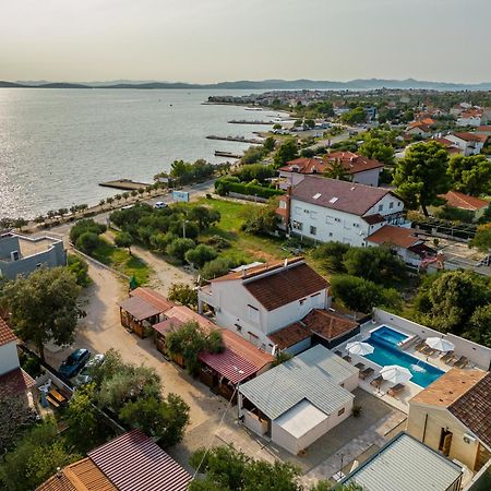 Camp Mrkva Mobile Homes With Pool Sukošan エクステリア 写真