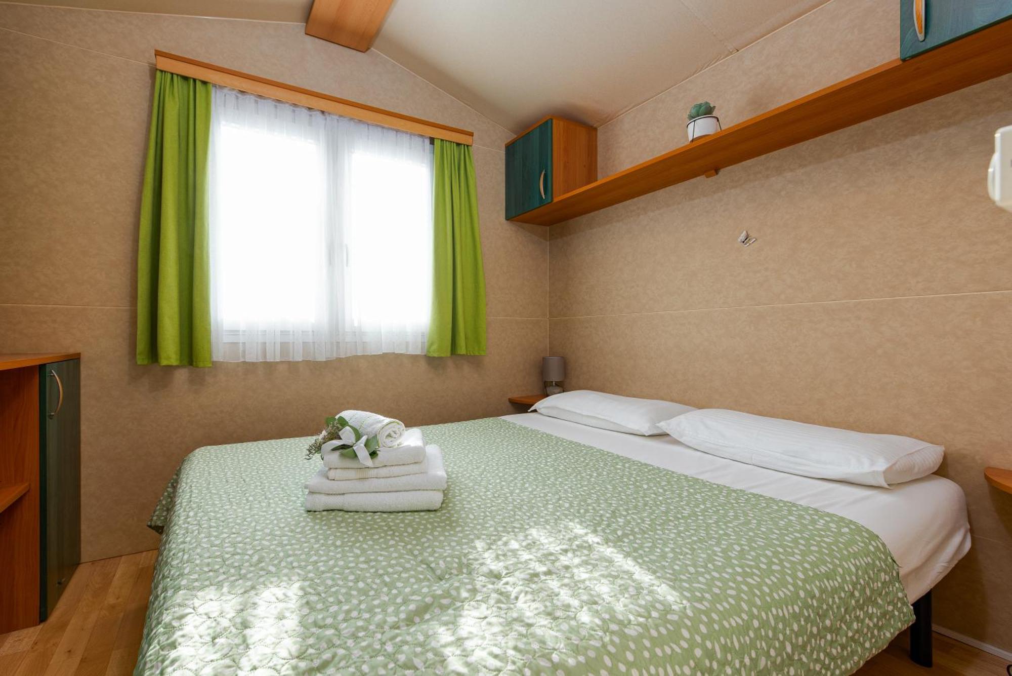 Camp Mrkva Mobile Homes With Pool Sukošan エクステリア 写真