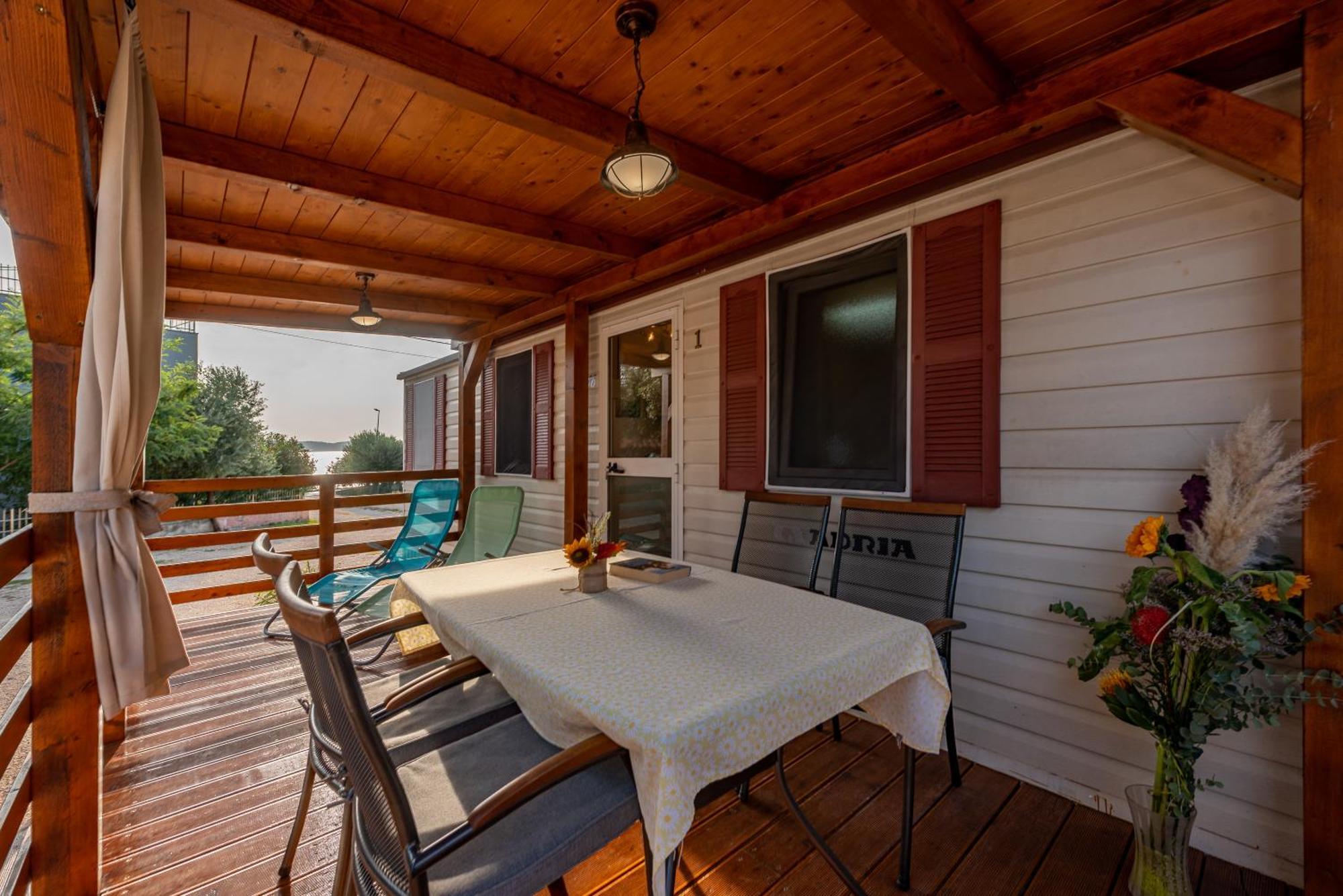 Camp Mrkva Mobile Homes With Pool Sukošan 部屋 写真