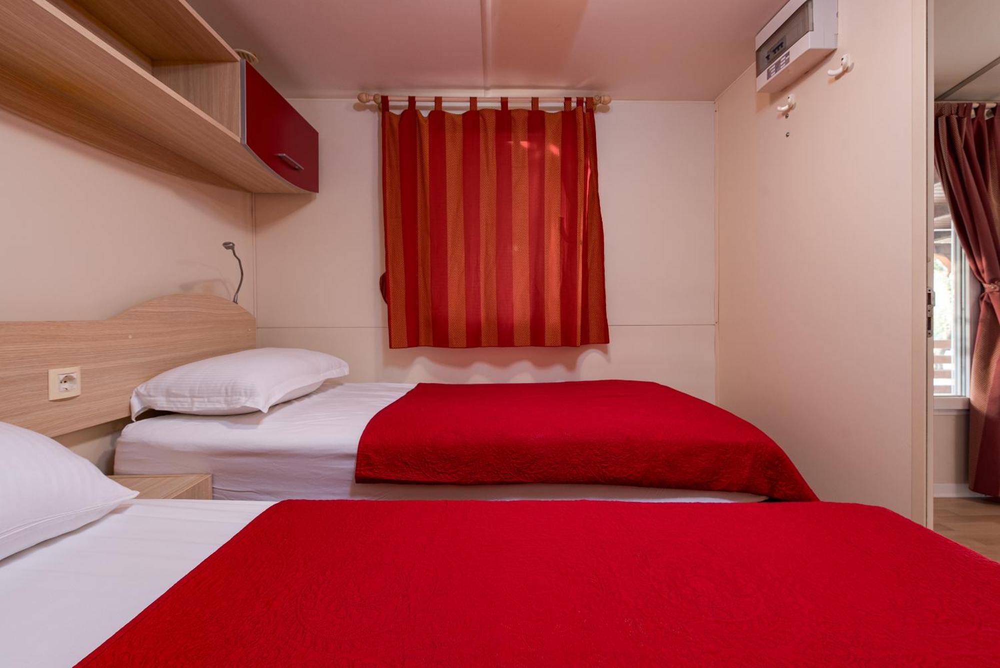 Camp Mrkva Mobile Homes With Pool Sukošan 部屋 写真
