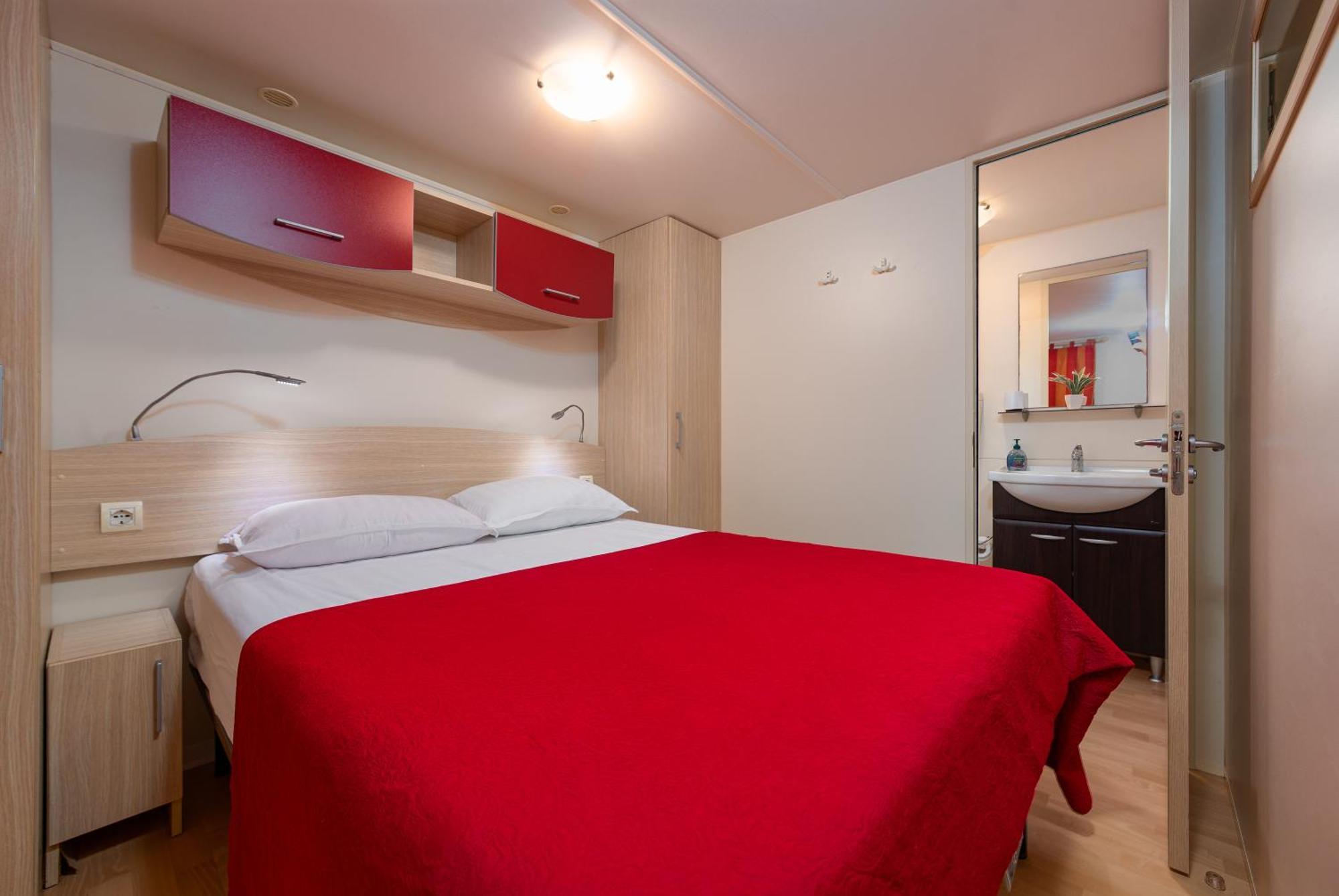 Camp Mrkva Mobile Homes With Pool Sukošan 部屋 写真