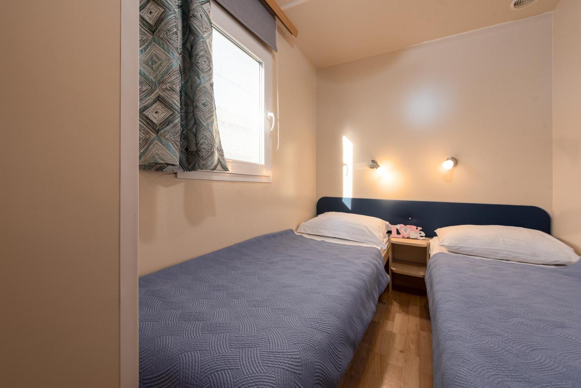 Camp Mrkva Mobile Homes With Pool Sukošan 部屋 写真
