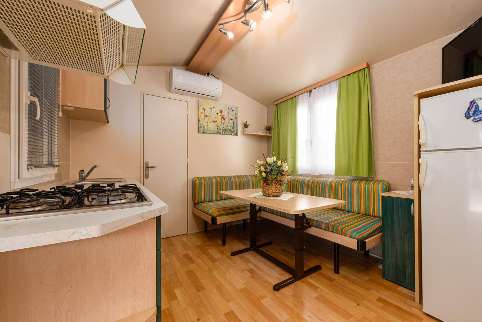Camp Mrkva Mobile Homes With Pool Sukošan 部屋 写真