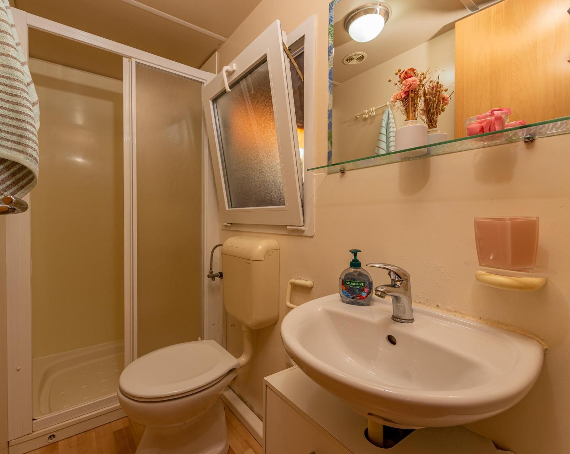 Camp Mrkva Mobile Homes With Pool Sukošan 部屋 写真