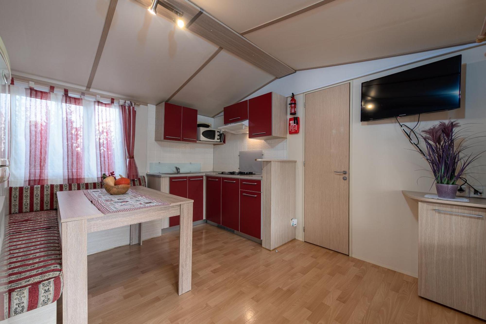 Camp Mrkva Mobile Homes With Pool Sukošan 部屋 写真