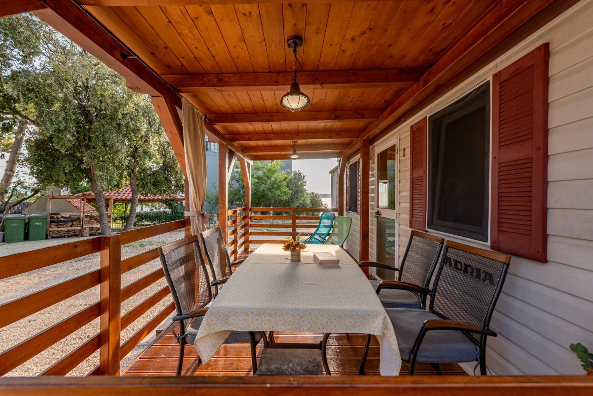 Camp Mrkva Mobile Homes With Pool Sukošan 部屋 写真