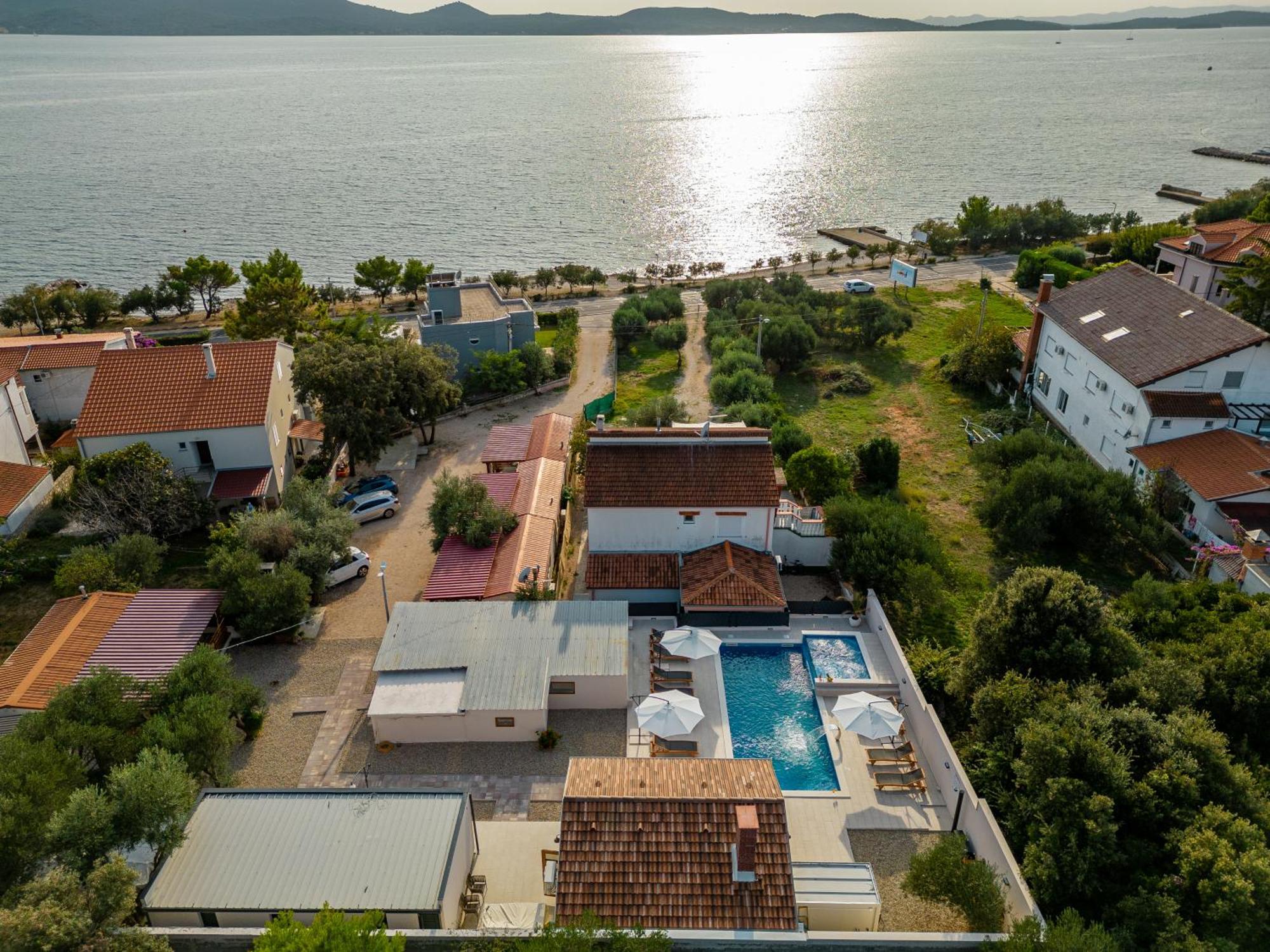 Camp Mrkva Mobile Homes With Pool Sukošan エクステリア 写真